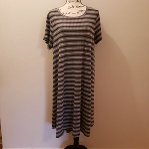 LuLaRoe Ribbed, striped Carly 3x